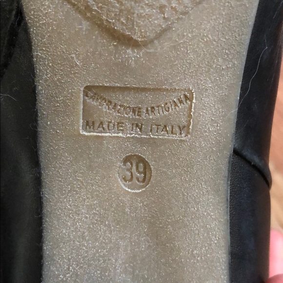 Roots | Heeled Leather Boots - Picture 5 of 9